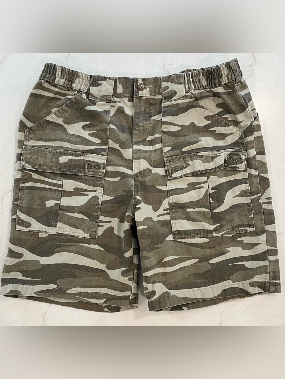 Cabela’s Discontinued Y2K Camo Cotton Canvas Cargo Shorts 36⁠
